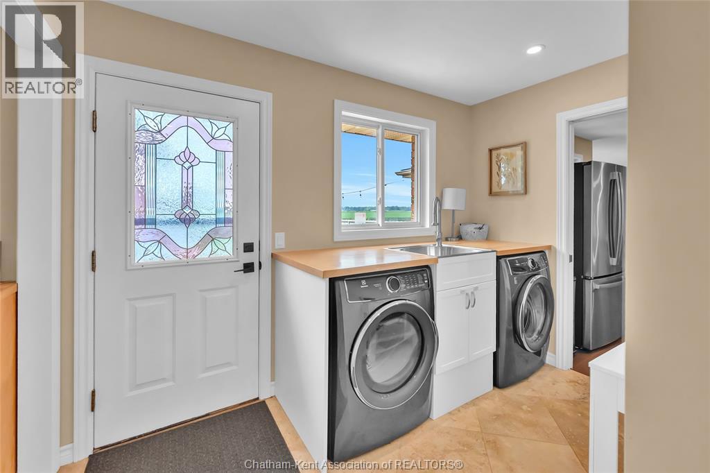 2027 Dufferin Avenue Property Photo 37