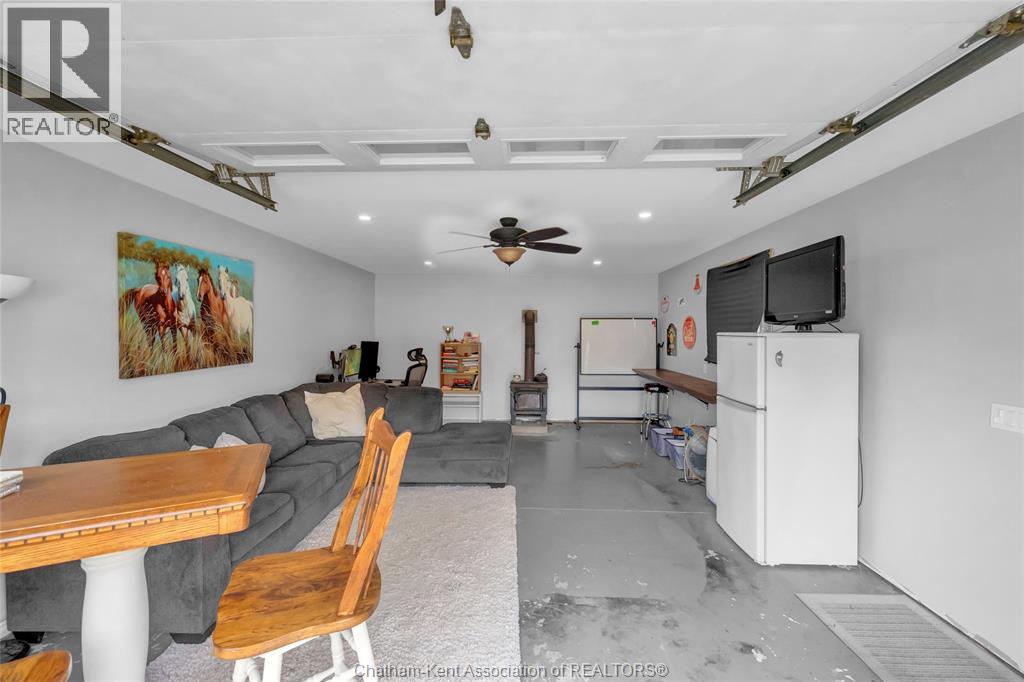 2027 Dufferin Avenue Property Photo 43
