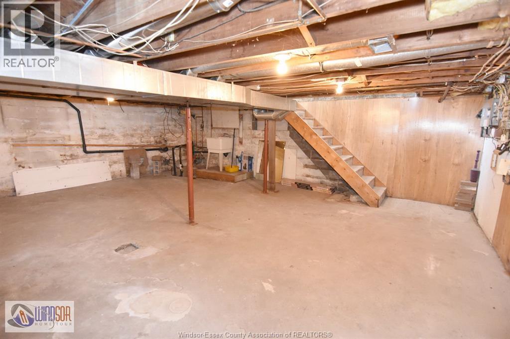 911 Front Road Property Photo 33
