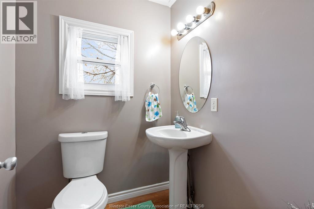 936 Arthur Property Photo 12