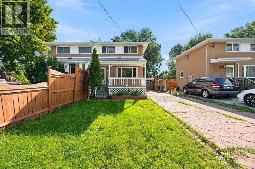 690 Kember Avenue Property Photo 3