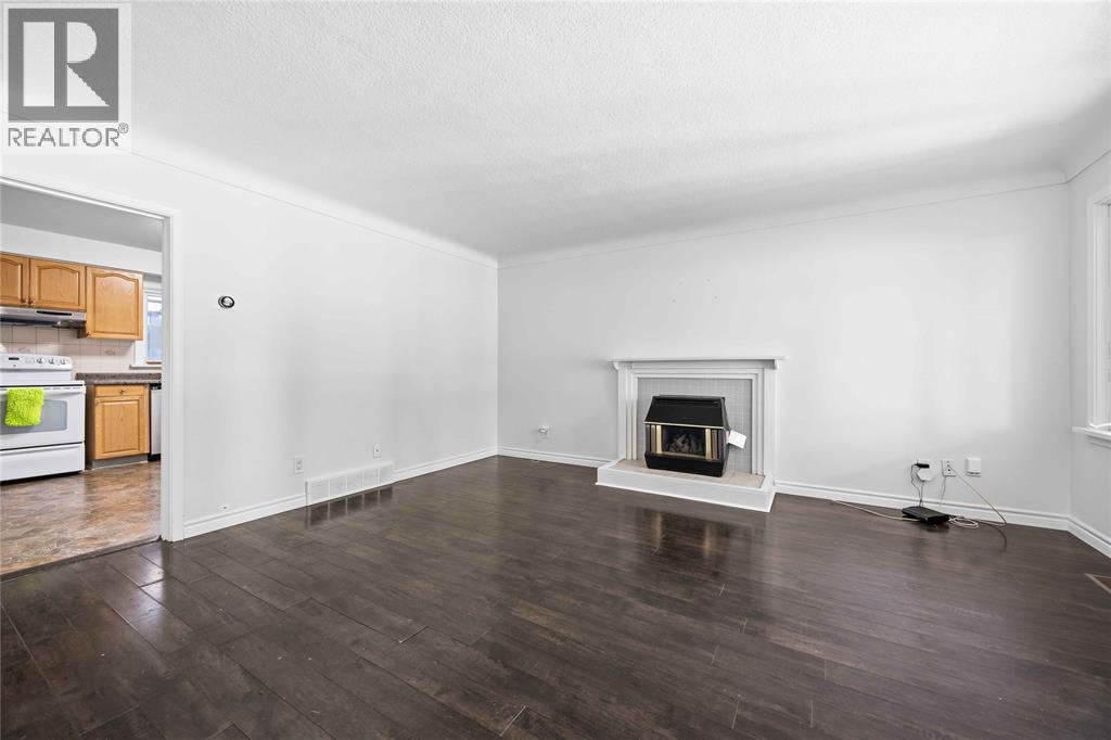 690 Kember Avenue Property Photo 5