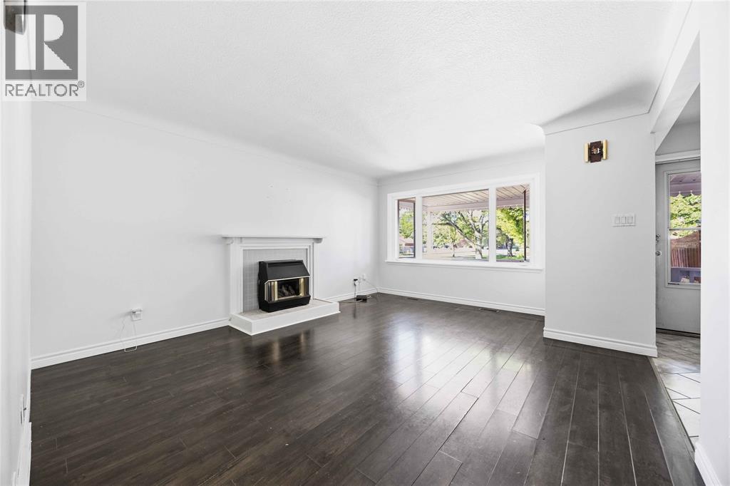 690 Kember Avenue Property Photo 6