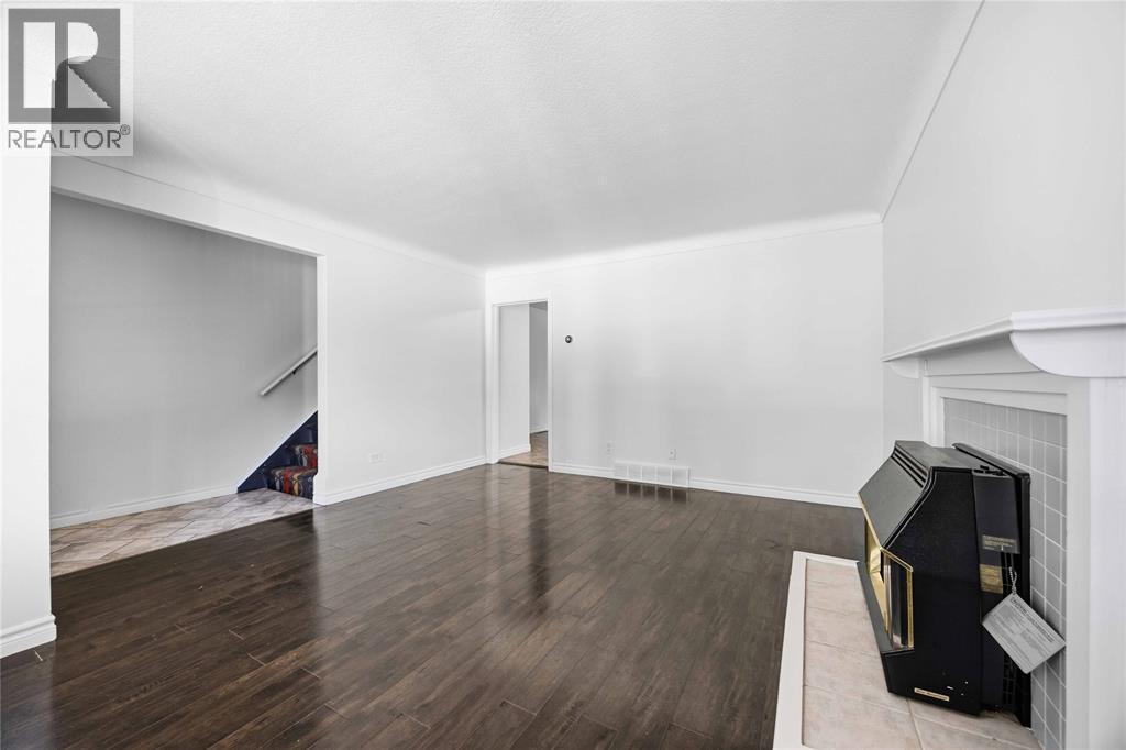 690 Kember Avenue Property Photo 7