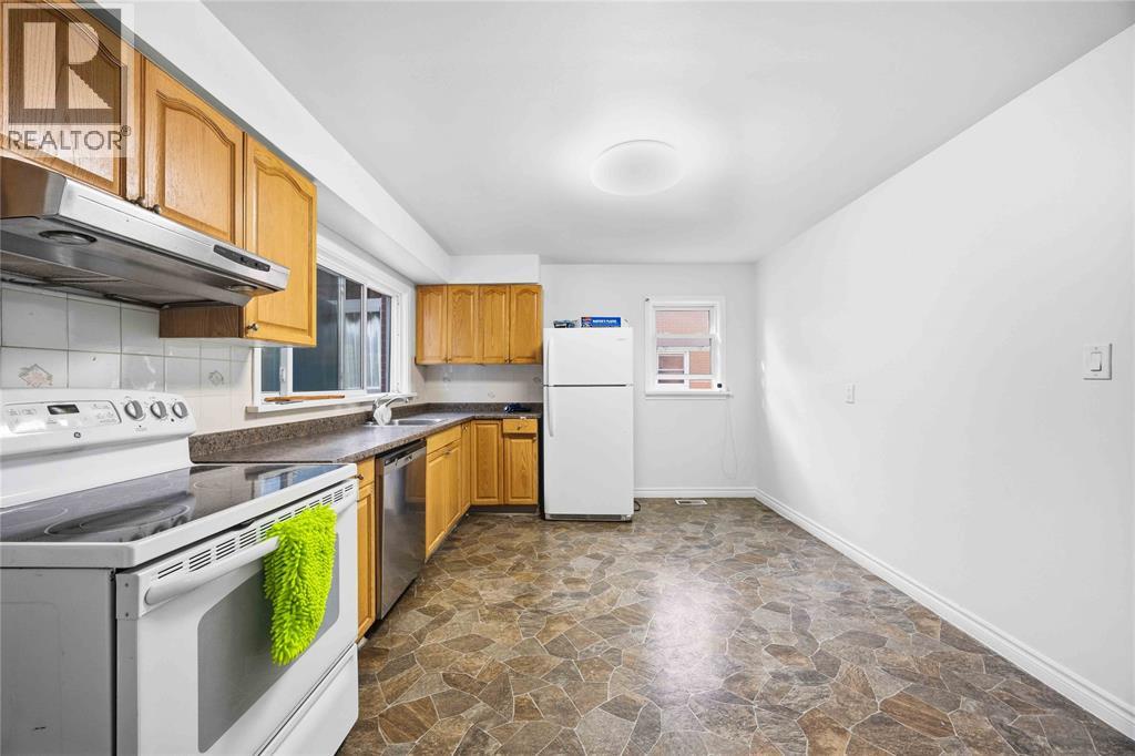 690 Kember Avenue Property Photo 10