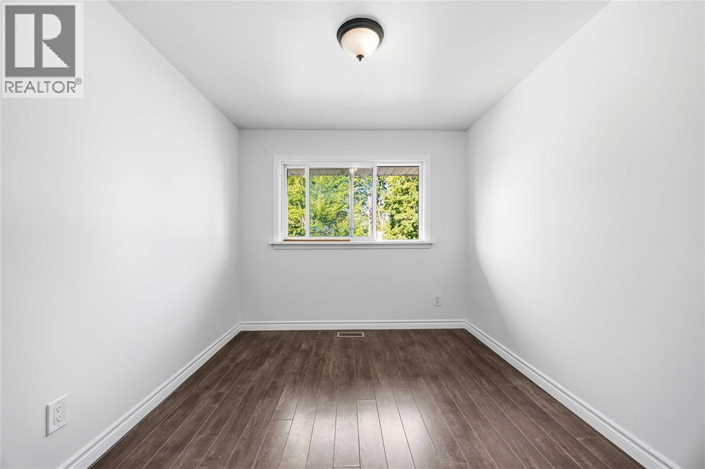 690 Kember Avenue Property Photo 16