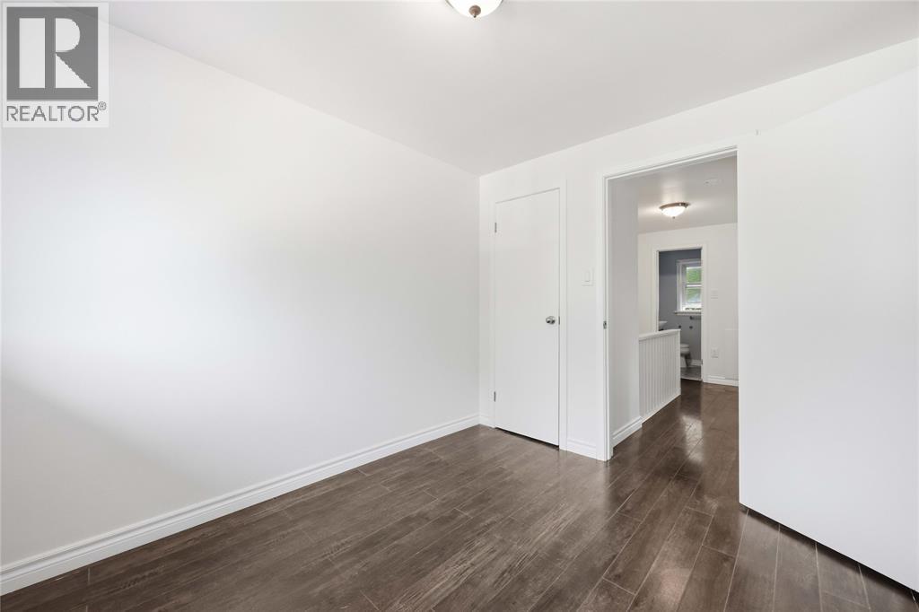 690 Kember Avenue Property Photo 17