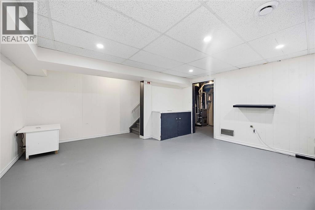 690 Kember Avenue Property Photo 20