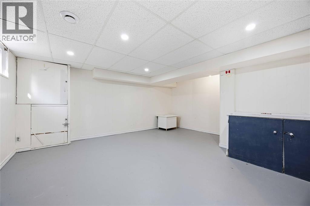 690 Kember Avenue Property Photo 21