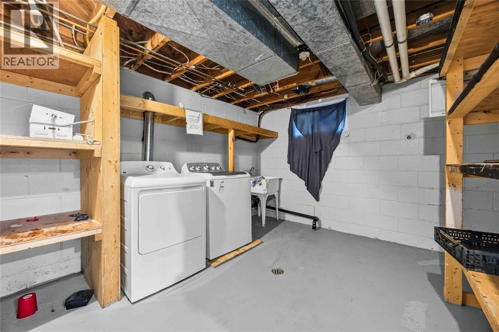 690 Kember Avenue Property Photo 22