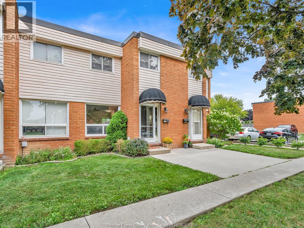 301 VICTORIA Unit# D