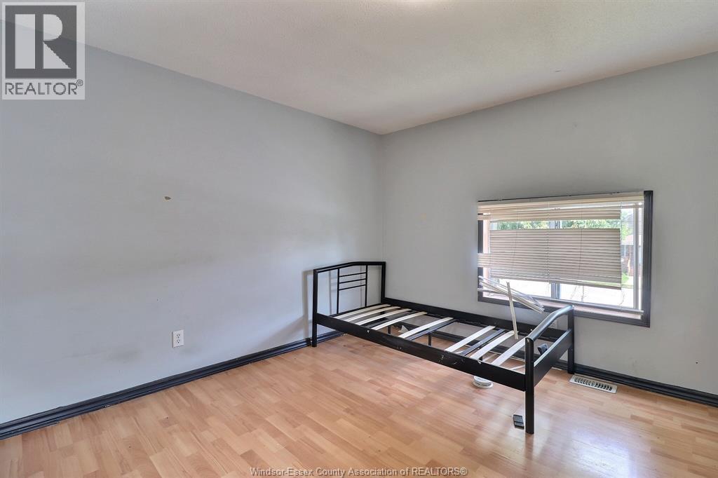 1920 University Avenue West Property Photo 18