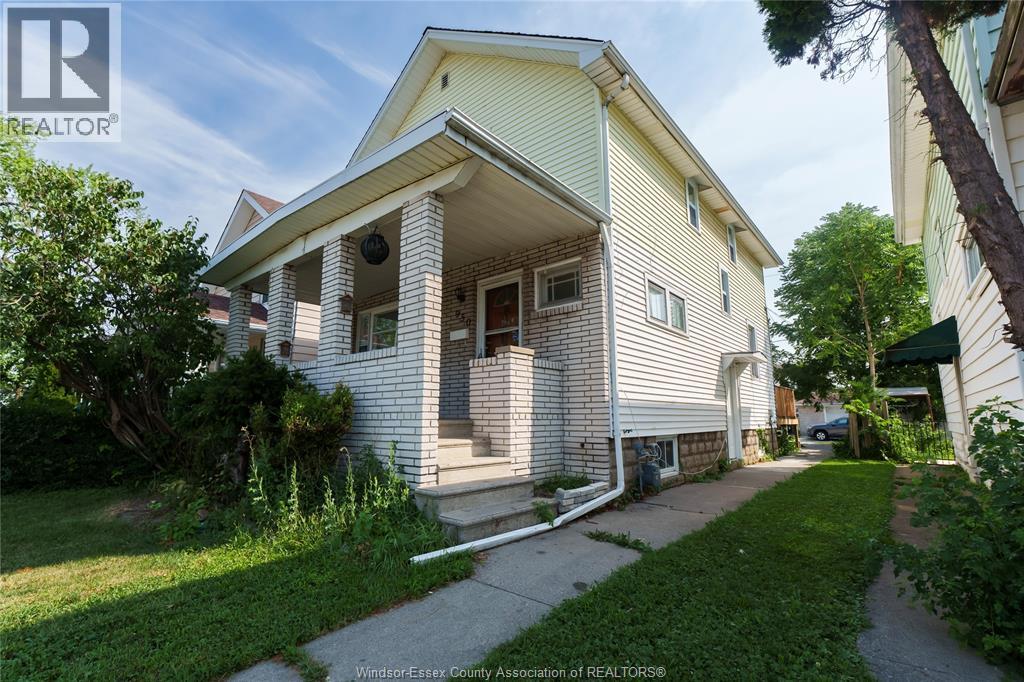 950 Elsmere Property Photo 2