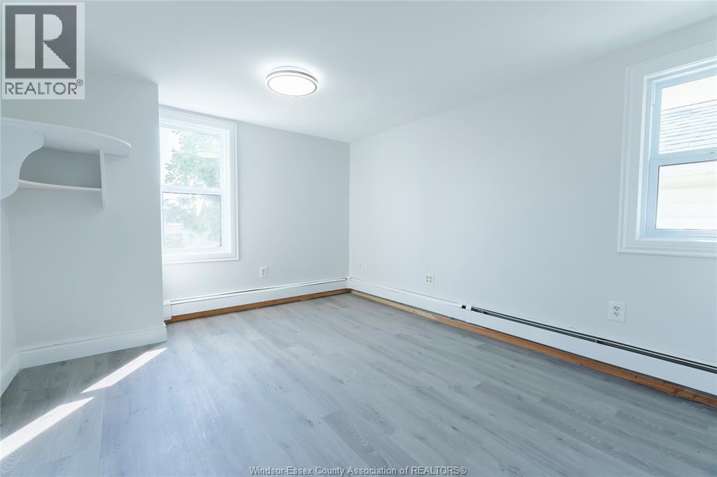 950 Elsmere Property Photo 14