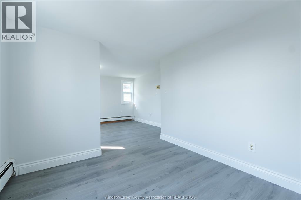 950 Elsmere Property Photo 16