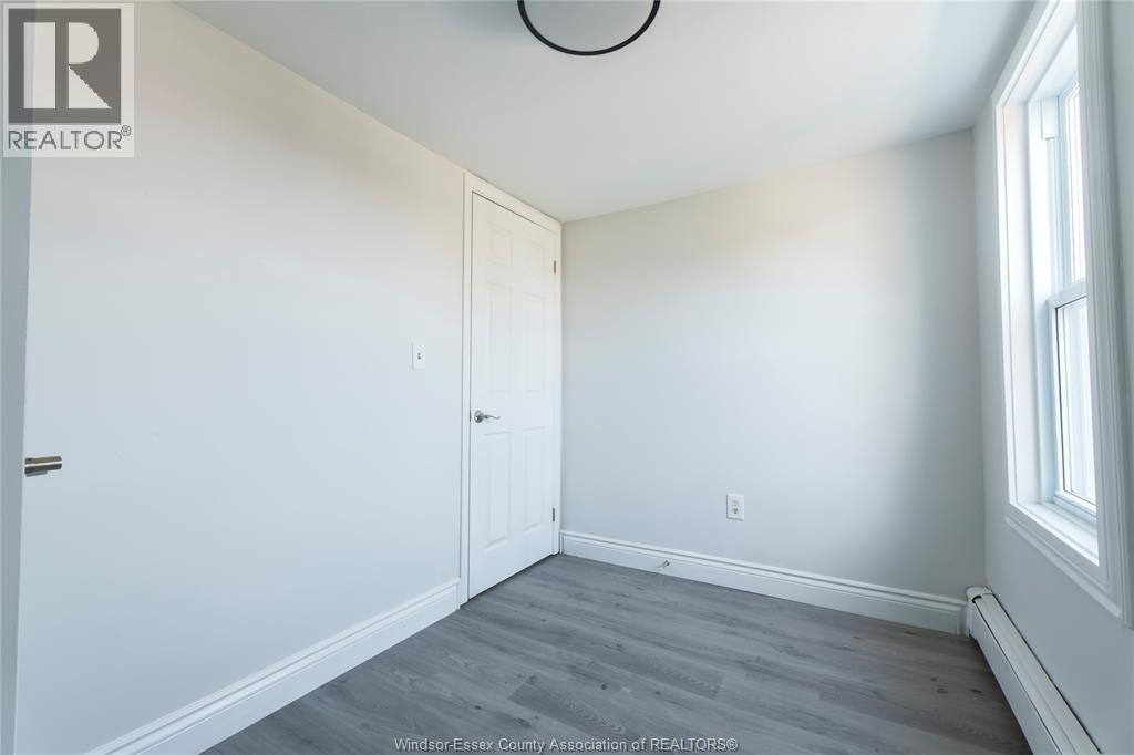 950 Elsmere Property Photo 21