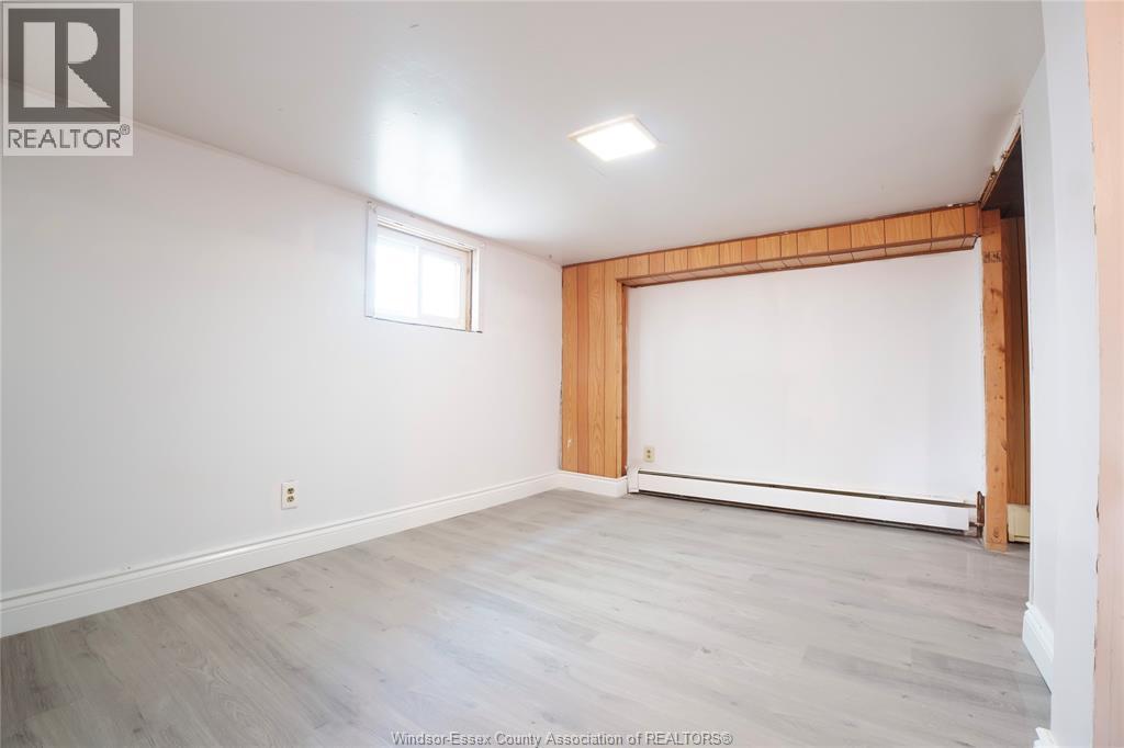 950 Elsmere Property Photo 24