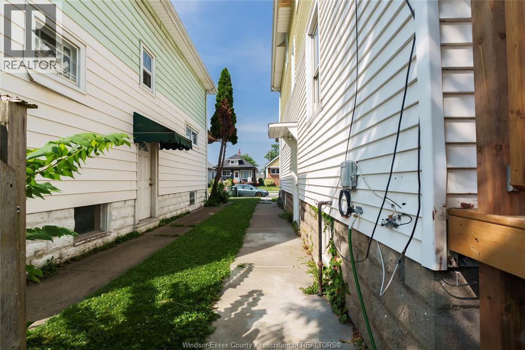 950 Elsmere Property Photo 27