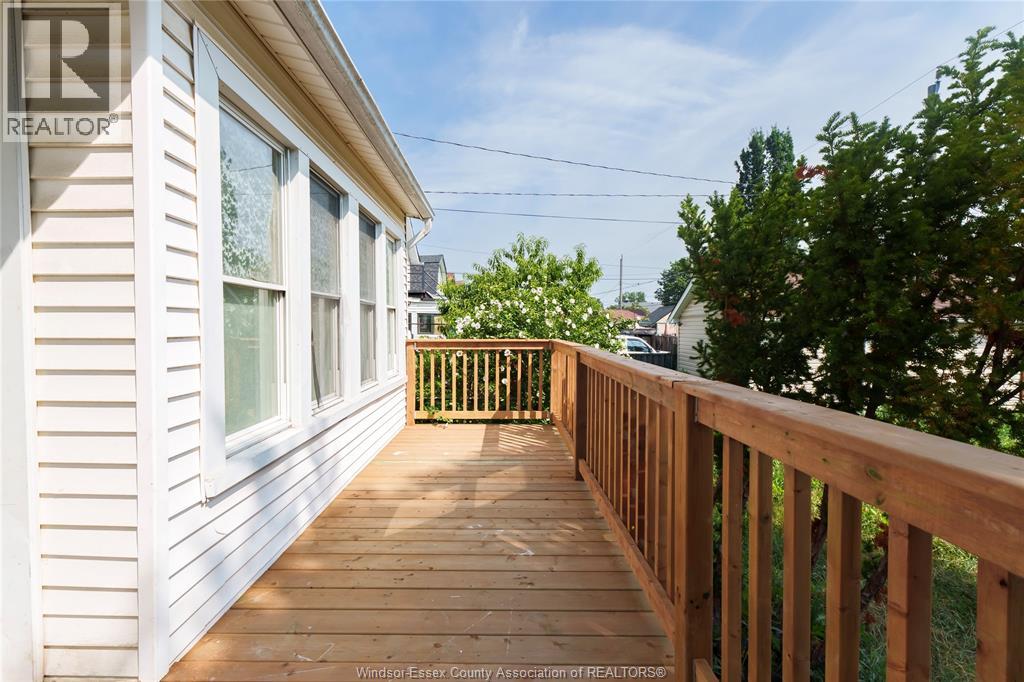 950 Elsmere Property Photo 30