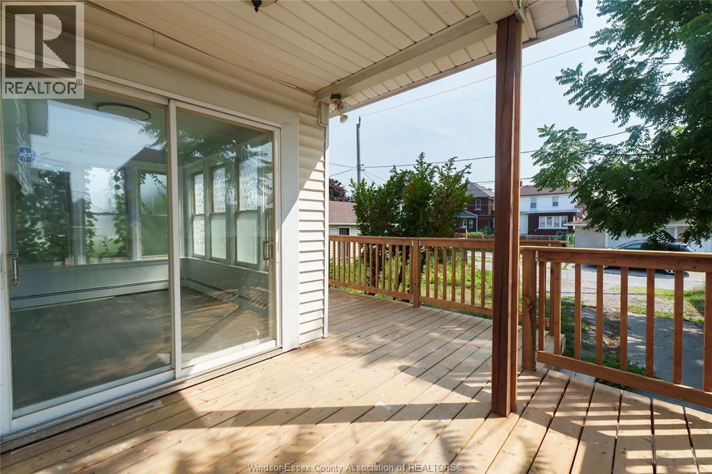 950 Elsmere Property Photo 31