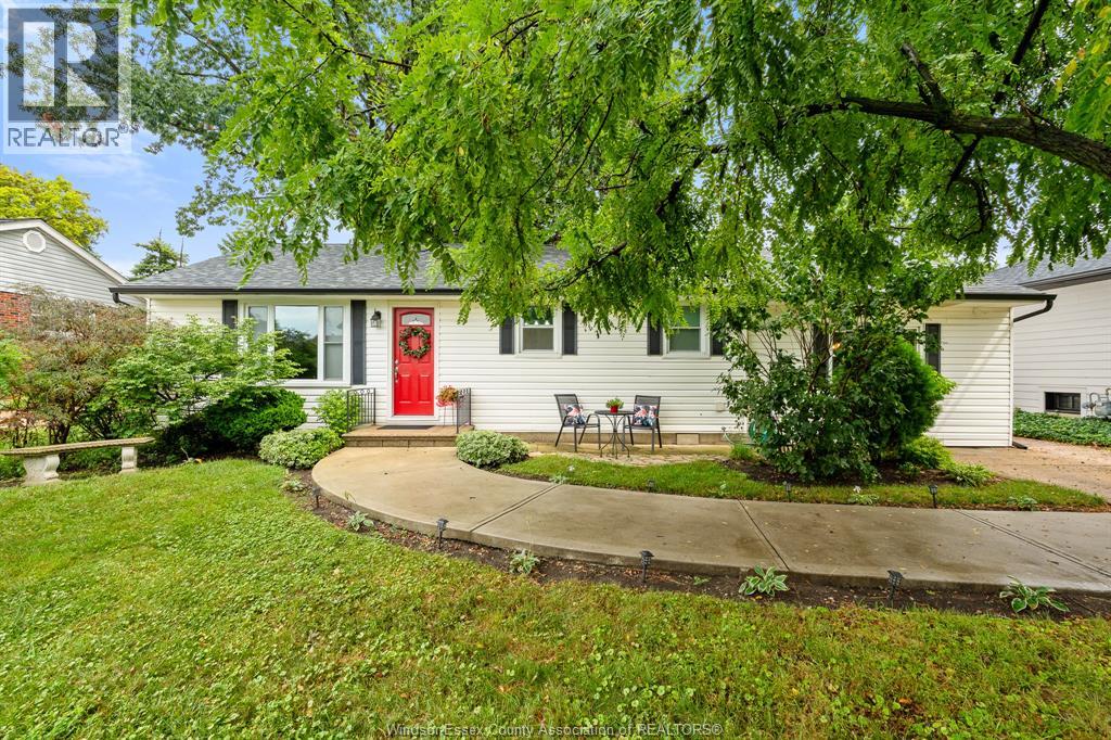 3274 Parkwood AVENUE Property Photo 1