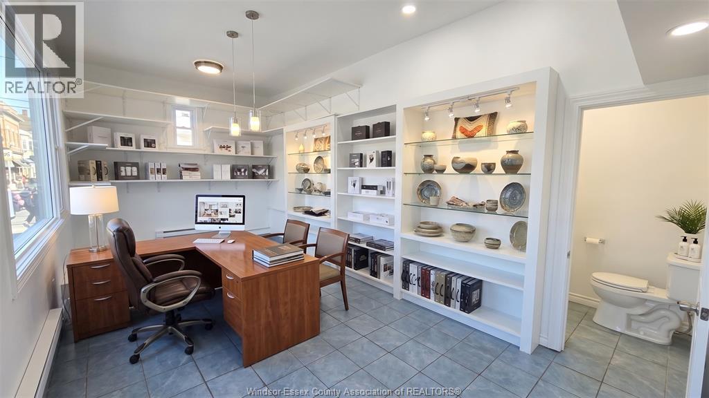 976 Howard Avenue Property Photo 3
