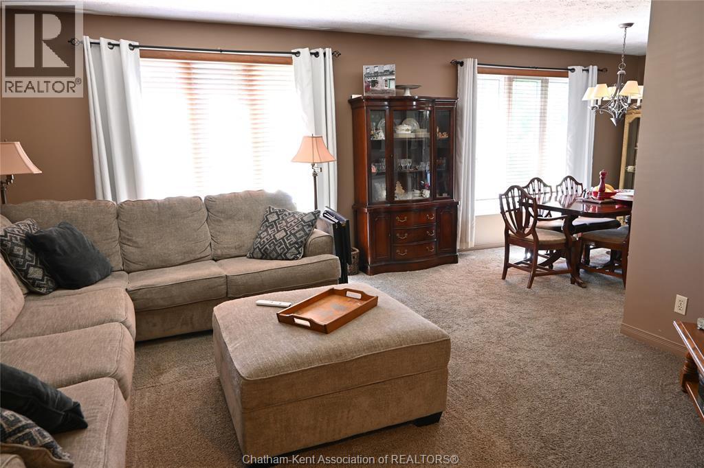 5 Bernard Avenue East Property Photo 6