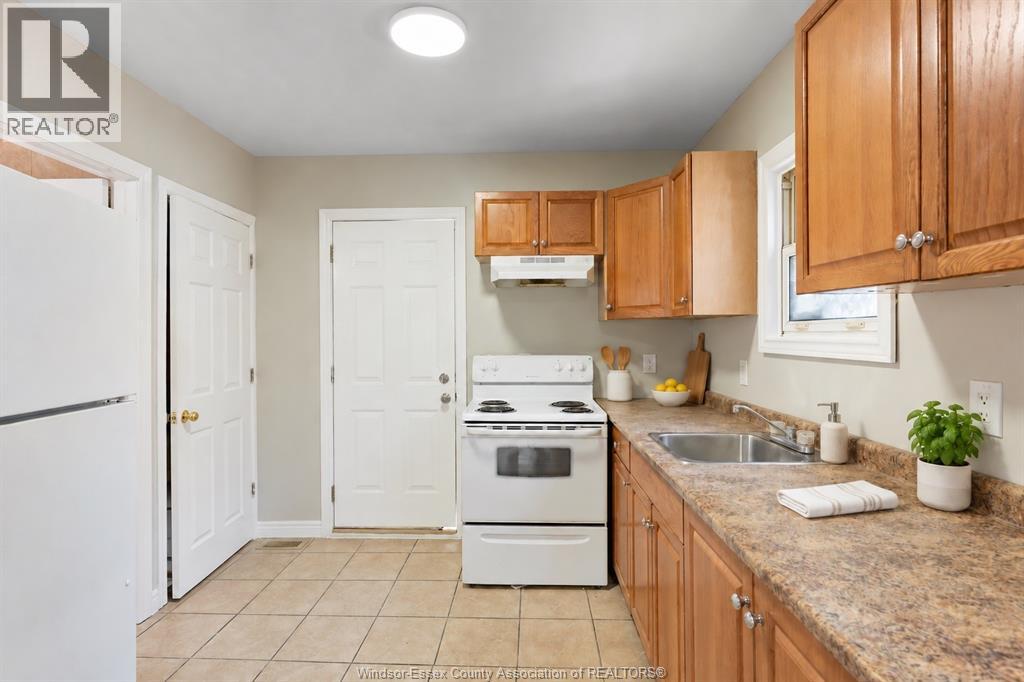 955 Mcewan Property Photo 4