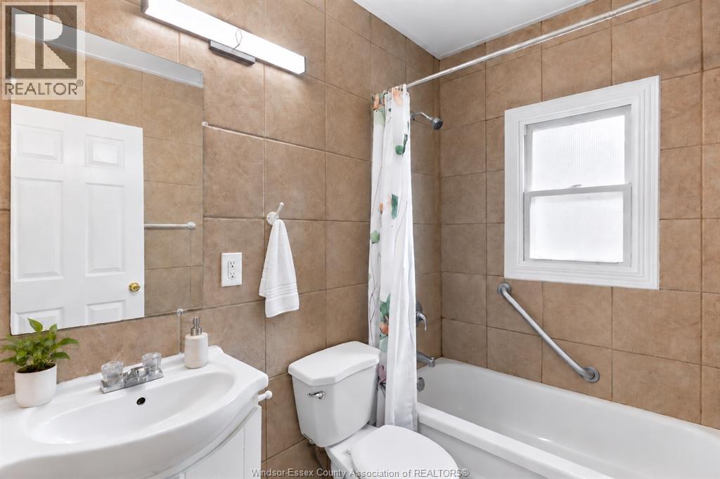 955 Mcewan Property Photo 13