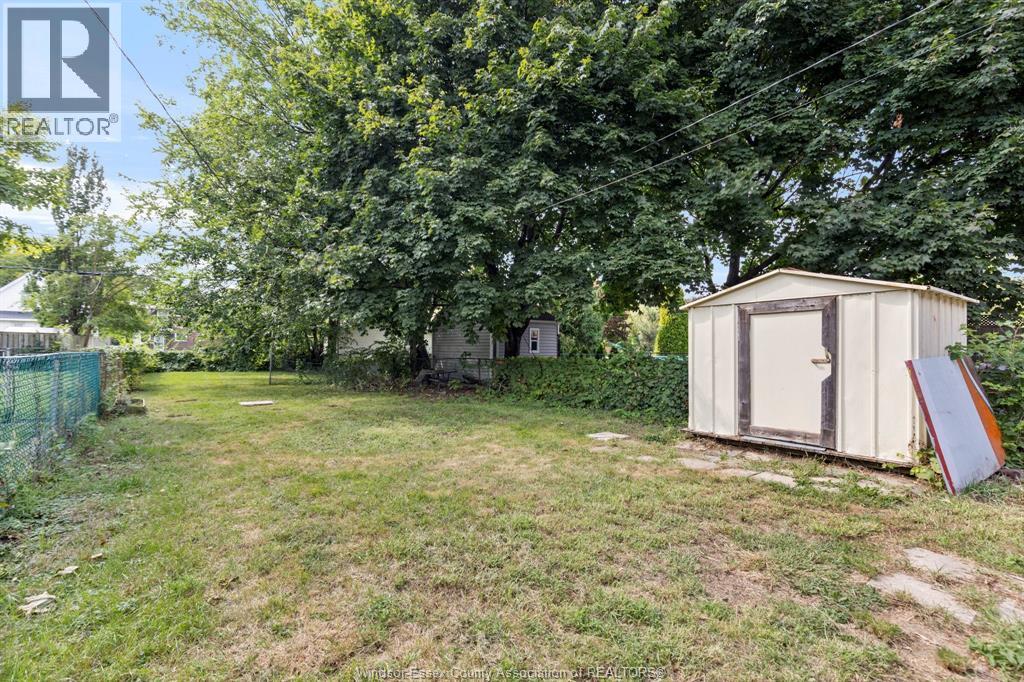 955 Mcewan Property Photo 16