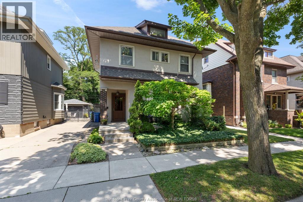 858 Chilver Property Photo 3