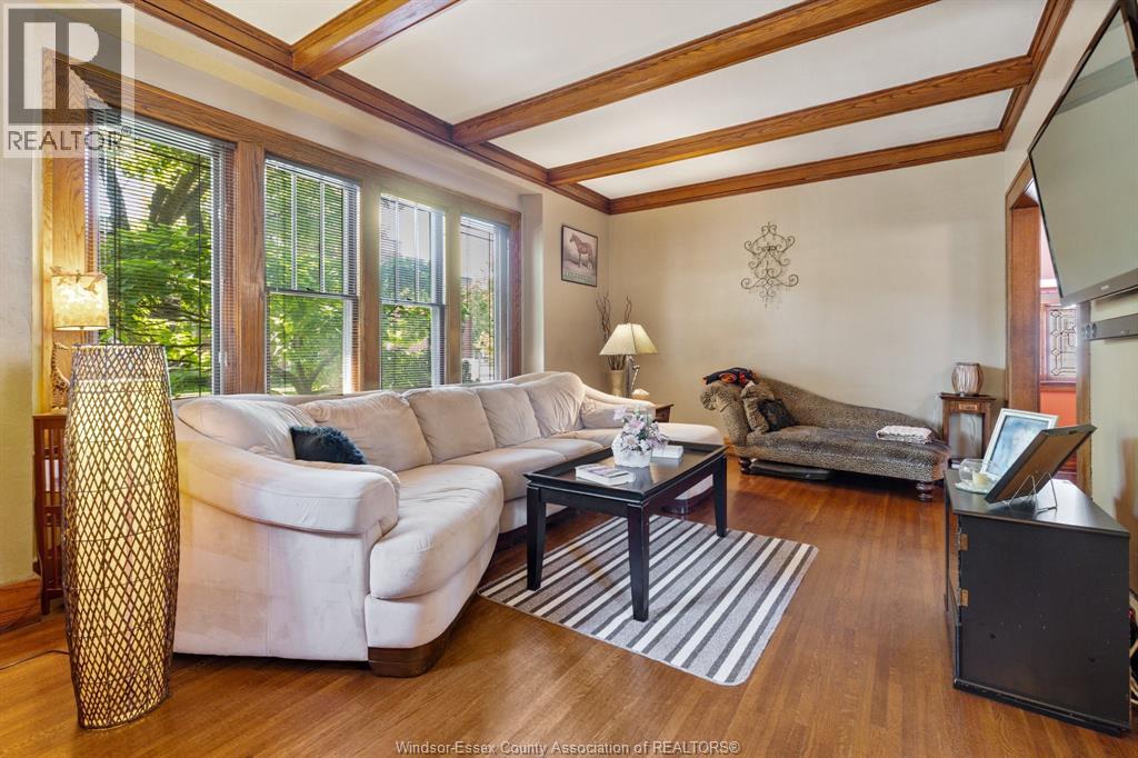 858 Chilver Property Photo 6