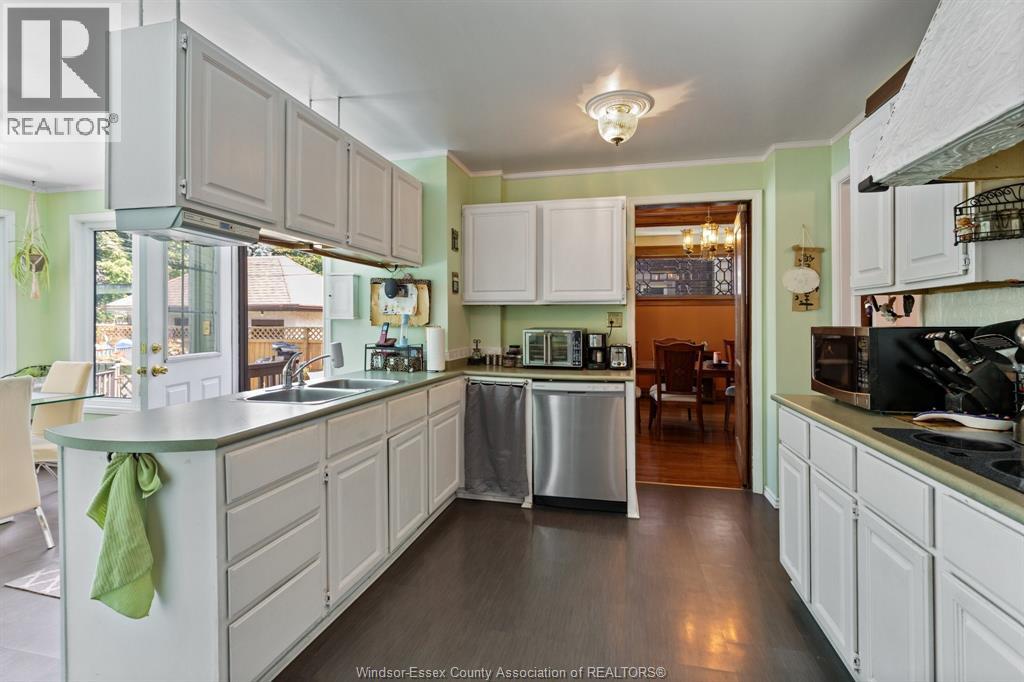 858 Chilver Property Photo 9