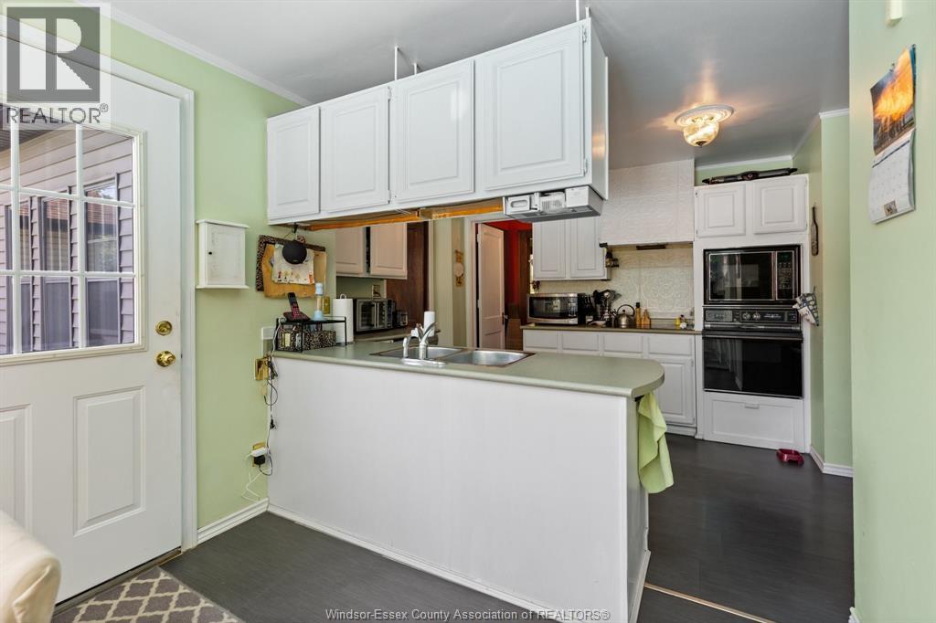 858 Chilver Property Photo 13