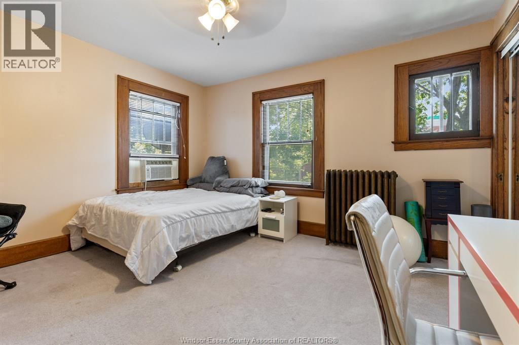 858 Chilver Property Photo 18