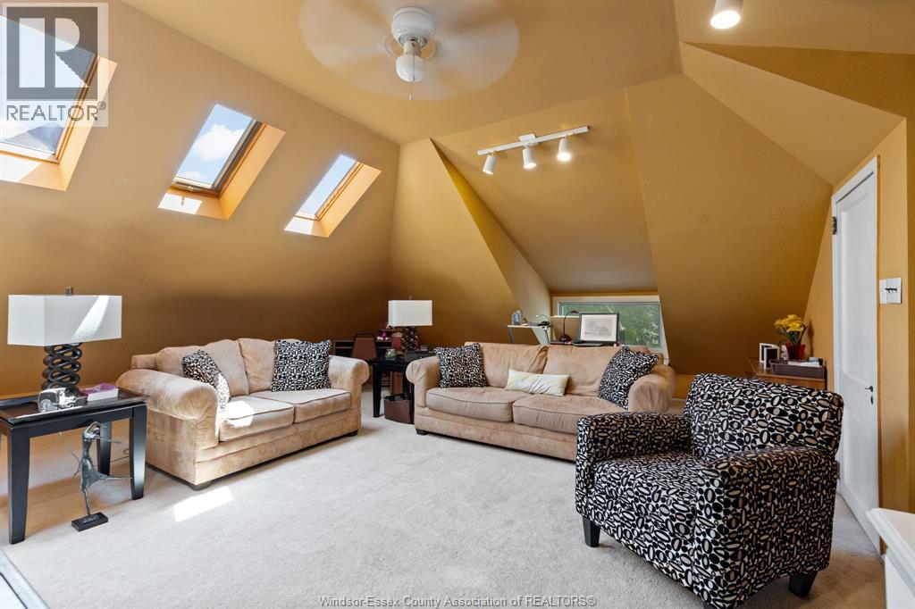 858 Chilver Property Photo 22