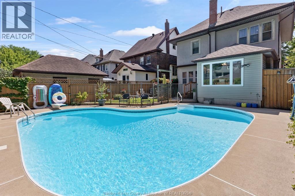 858 Chilver Property Photo 34