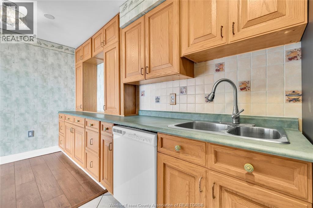 380 Pelissier Unit# 2502 Property Photo 23