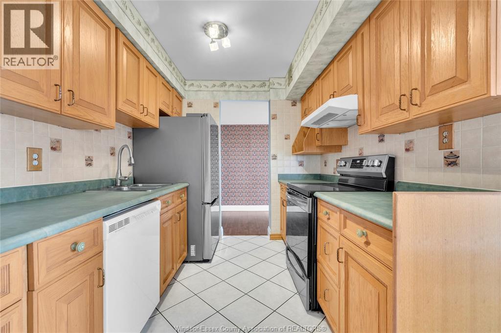 380 Pelissier Unit# 2502 Property Photo 24