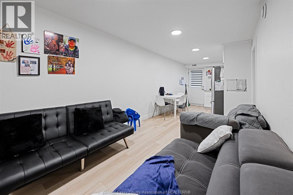 2224 Fraser Unit# Lower Property Photo 4