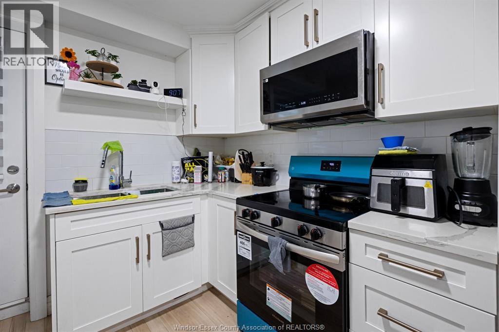 2224 Fraser Unit# Lower Property Photo 6