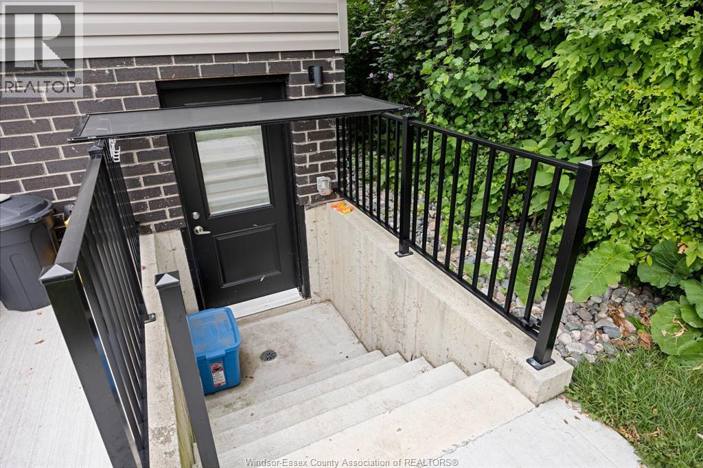 2224 Fraser Unit# Lower Property Photo 14