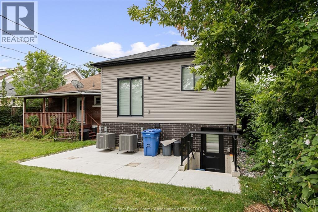 2224 Fraser Unit# Lower Property Photo 15