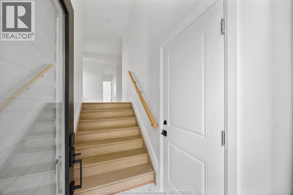 2224 Fraser Unit# Lower Property Photo 17