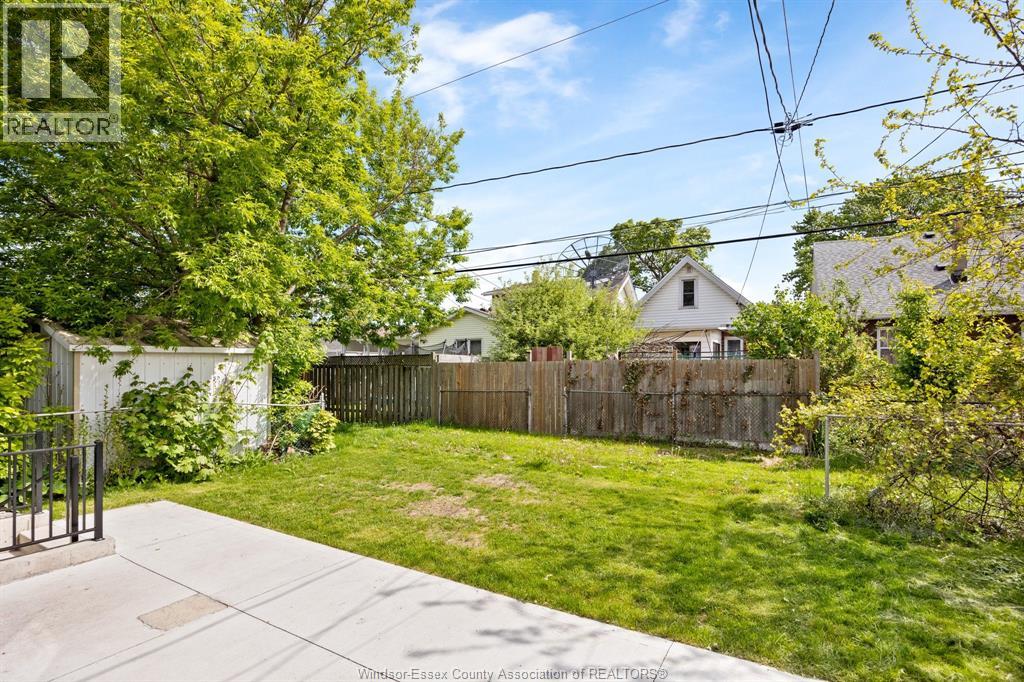 2224 Fraser Unit# Lower Property Photo 18