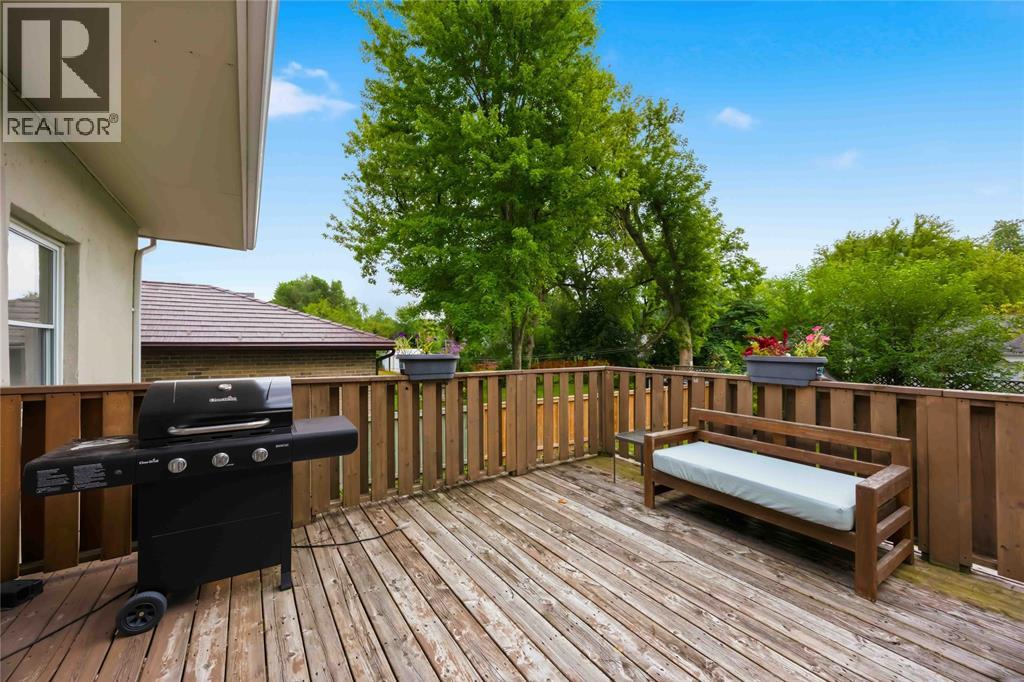 751 Ross Avenue Property Photo 6