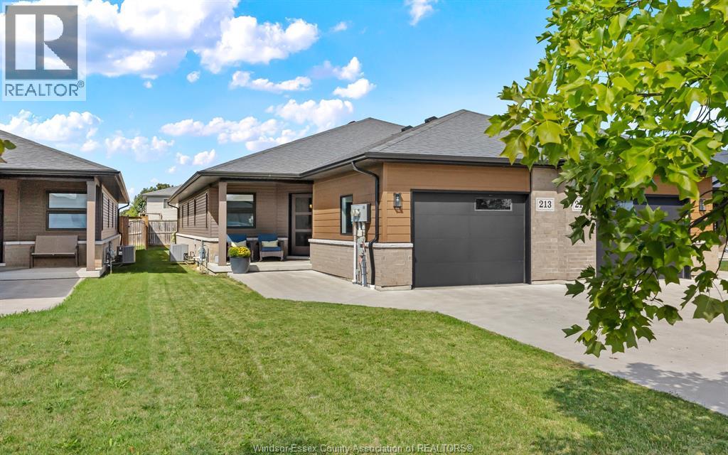 213 Meadowview Property Photo 2