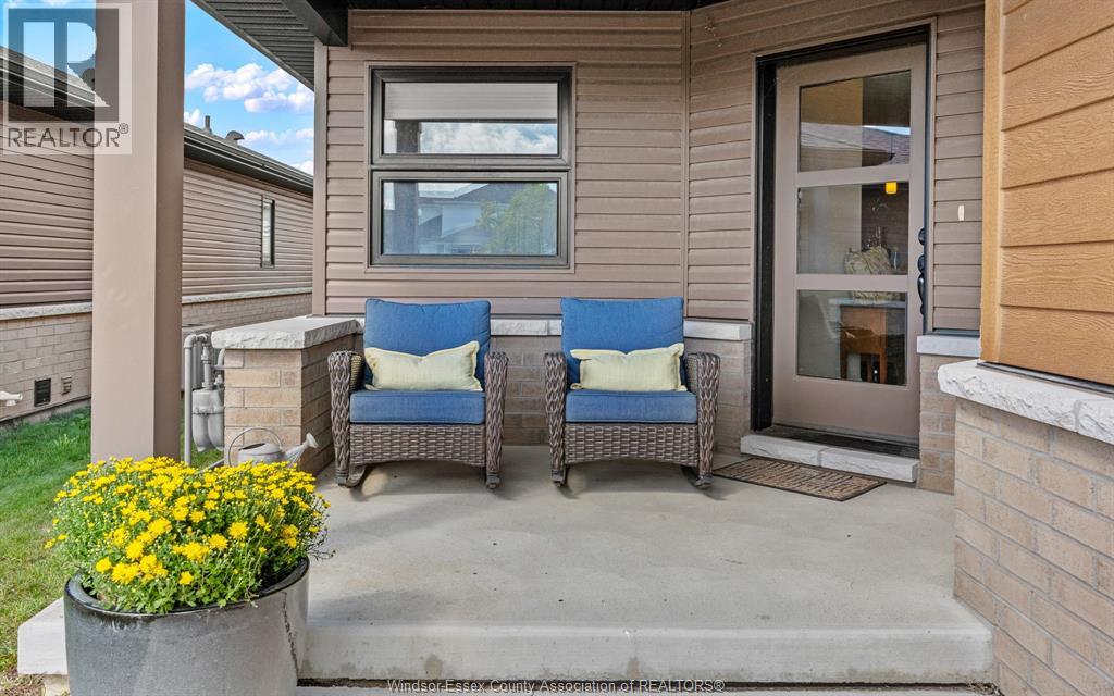 213 Meadowview Property Photo 4