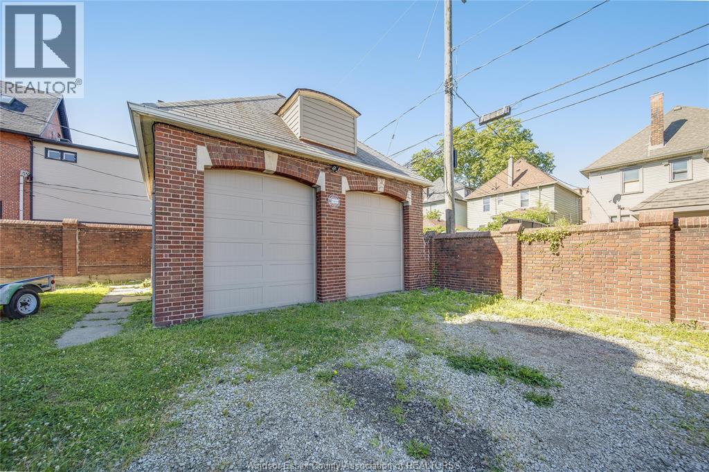 801 Victoria Avenue Property Photo 5