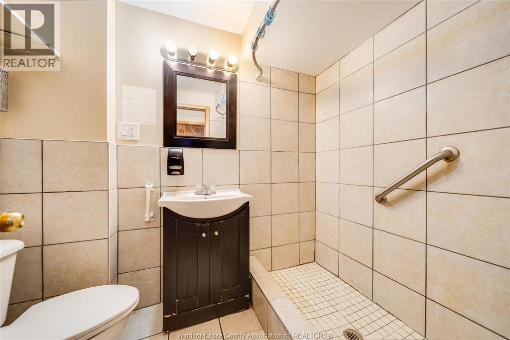 801 Victoria Avenue Property Photo 32